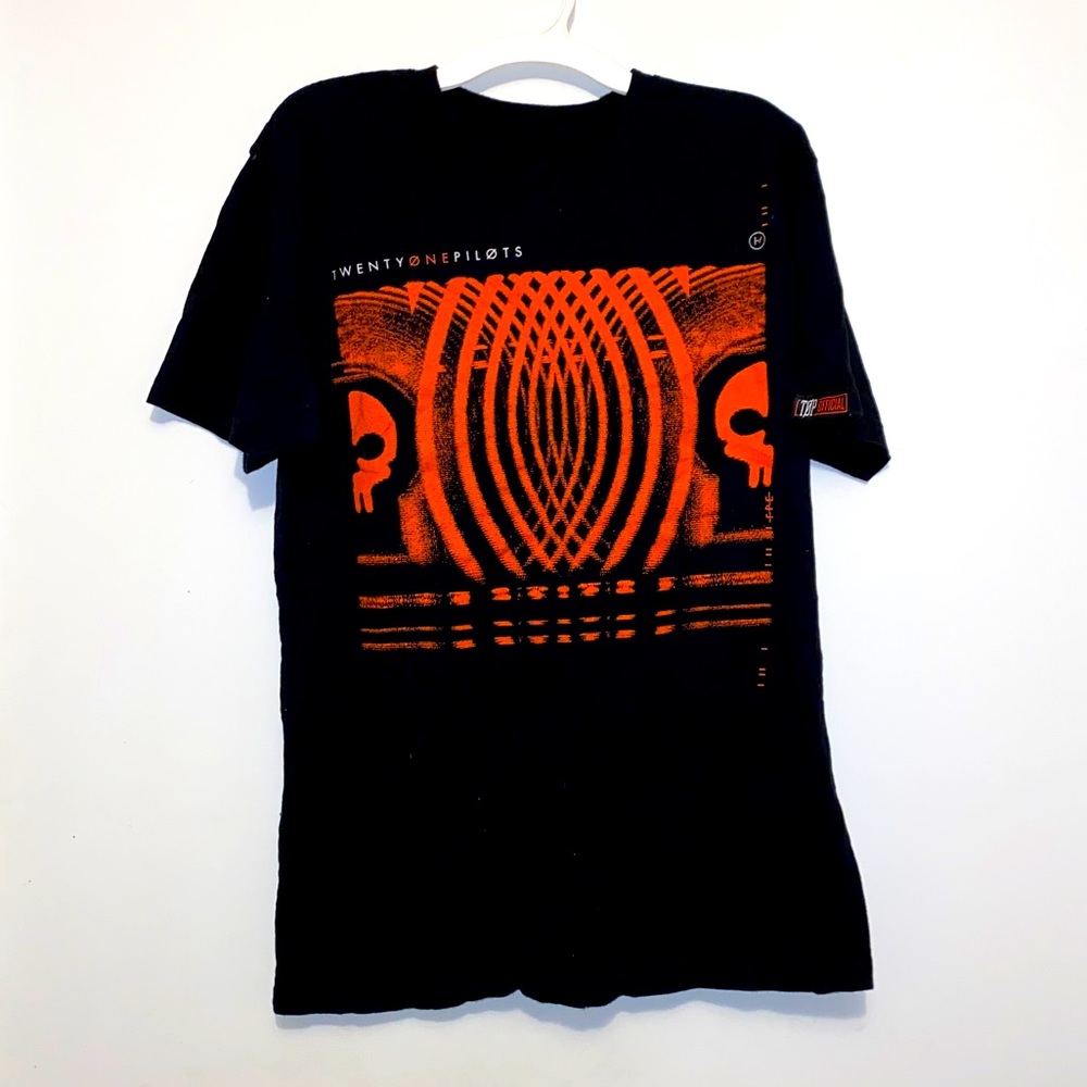 Unisex Twenty One Pilots black t-shirt medium TØP